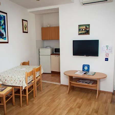 Daire Kosovic - Ground Floor